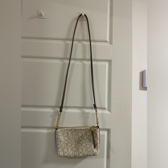 Calvin Klein Crossbody Bag - Picture 3 of 6